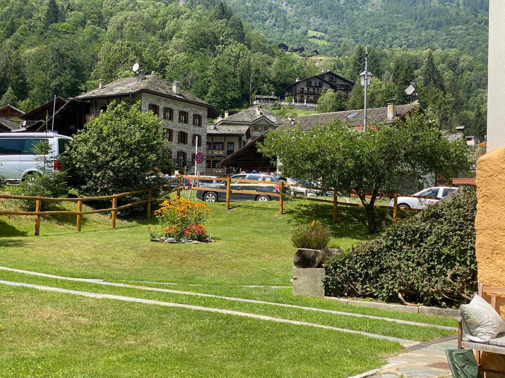 L'Aria Di Casa Bed and Breakfast Alagna Valsesia Eksteriør billede
